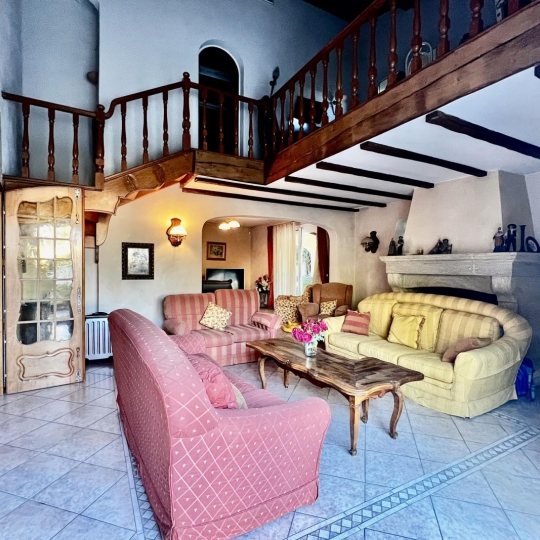  Annonces VALLEEDESBAUX : Maison / Villa | ARLES (13200) | 300 m2 | 699 000 € 