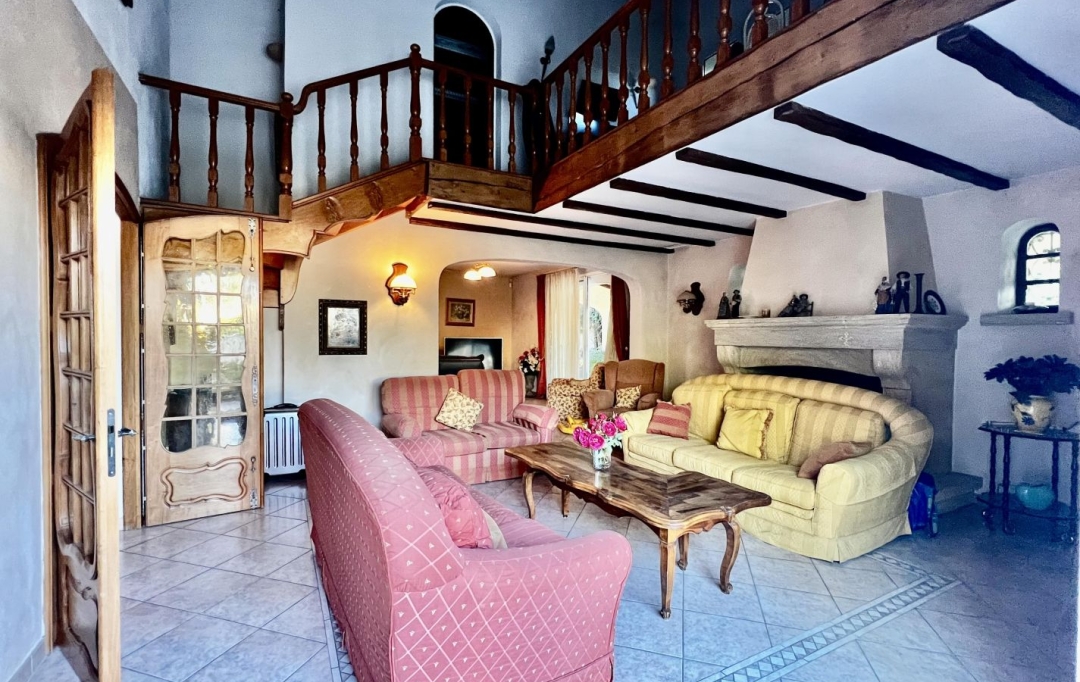 Annonces VALLEEDESBAUX : Maison / Villa | ARLES (13200) | 300 m2 | 699 000 € 