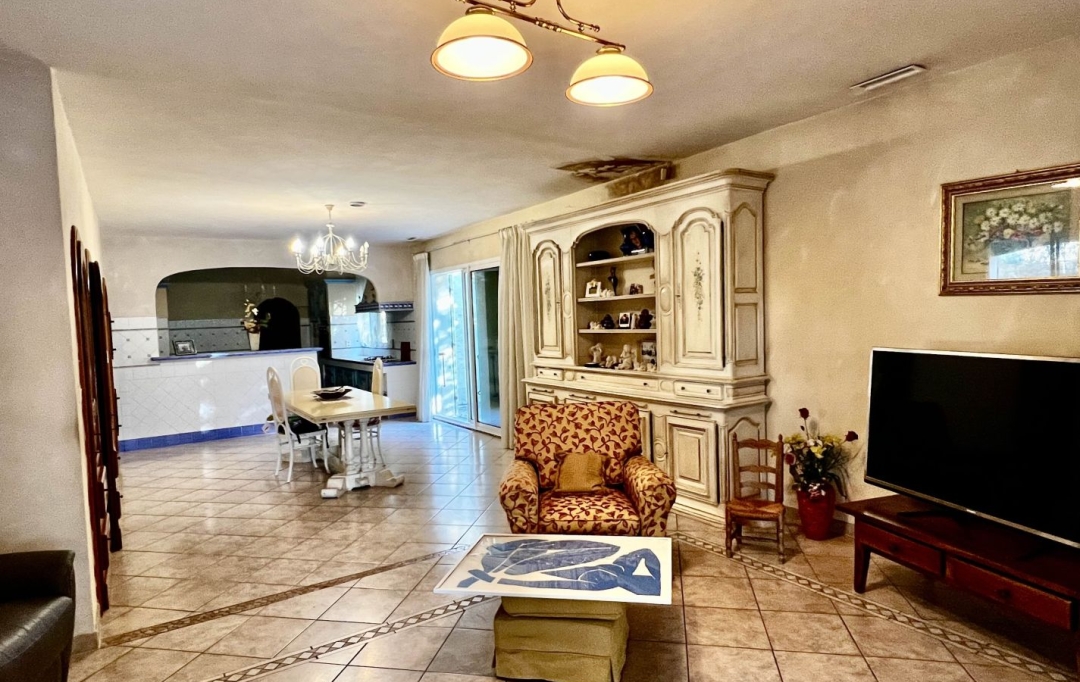 Annonces VALLEEDESBAUX : Maison / Villa | ARLES (13200) | 300 m2 | 699 000 € 