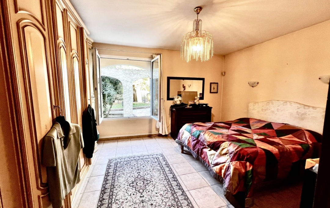 Annonces VALLEEDESBAUX : Maison / Villa | ARLES (13200) | 300 m2 | 699 000 € 